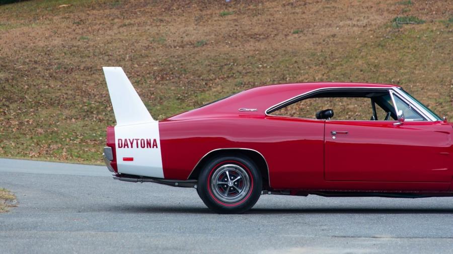 Детали экстерьера Dodge Charger Daytona Hemi 1969 года  (фото 7 из 20)